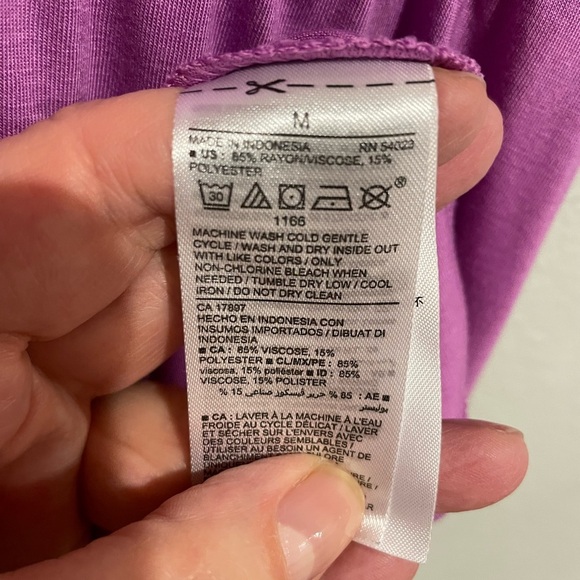 Old Navy lilac halter dress. Maxi length. Size M - Picture 4 of 4